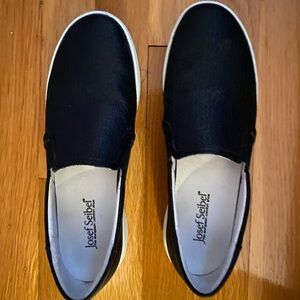 Josef Seibel slip on shoes/ sneakers with leather uppers in Sz 39.